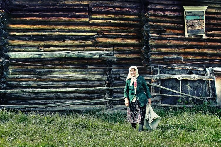 Сколько населения в деревне