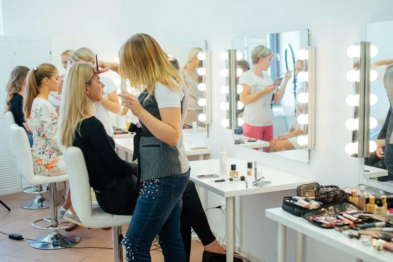 проф макияж спб. курсы по макияжу. курсы по визажу омск. образ на экзамен по визажисту. профессия визажист.