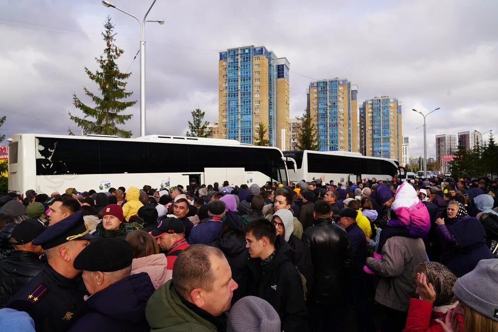 Тревога уфа сегодня. Мобилизация Уфа 2022. Автобусы на митингах. Мобилизация Уфа. Митинг 30 сентября 2022.