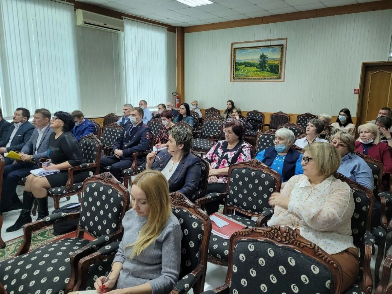 Глава Ленинского района ЕАО Белик. Алхазов глава Ленинского района администрации. Сайт ленинского еао