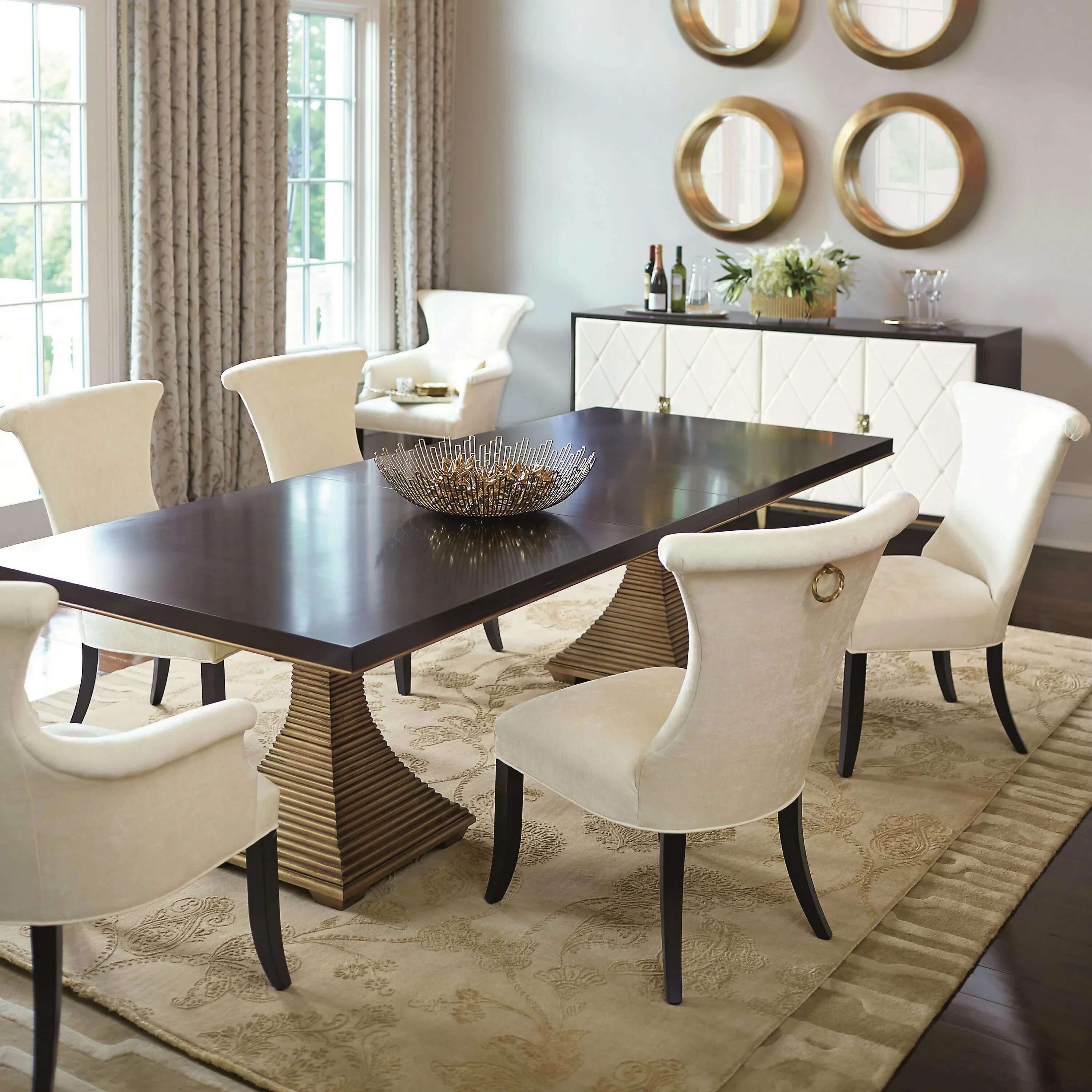 Лучшие столы для кухни. Стол Jet Bernhardt Set. Стол обеденный Jet Set Bernhardt. Стол со стульями в гостиную. Обеденный стол в интерьере.