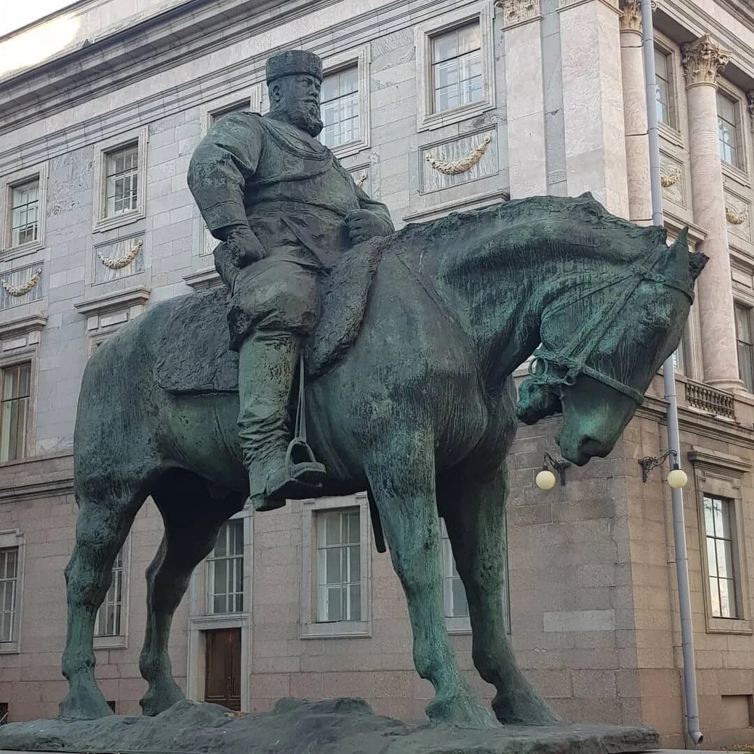 Памятник Александру III (Санкт-Петербург). Памятник Александру 3 в Санкт-Петербурге Трубецкой. Паоло Трубецкой памятник Александру 3. Памятник александру третьему