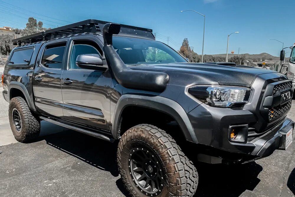 Шноркель тойота. Шноркель Такома Tacoma. Шноркель на Toyota 4runner. Арктик Тракс шноркель Тойота 100. Шноркель Тойота тундра 2010 год.