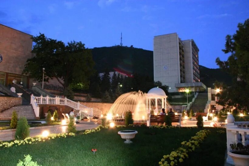 Центральный военный санаторий пятигорск. Цвс санаторий пятигорск. Пятигорский центральный военный санаторий 3*. Санаторий пятигорск военный пятигорский. Санаторий пятигорск военный пятигорский.