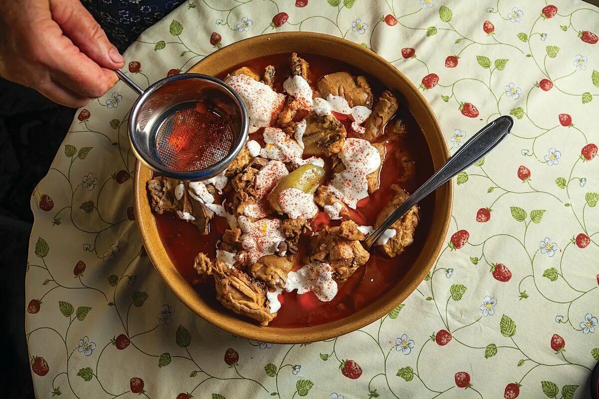 Традиционное венгерское блюдо. Венгерская кухня. Переклет блюдо в венгрии. Перкельт венгерская кухня. Перкельт венгерская кухня.