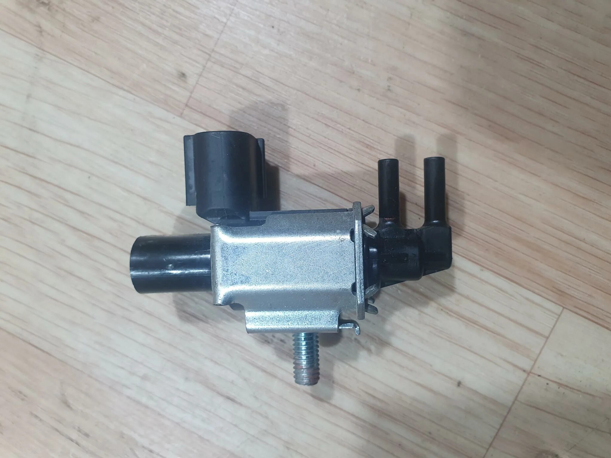 Mr263723 клапан включения переднего моста паджеро. Mr577099. Электромагнитный клапан pajero. Электромагнитный клапан паджеро спорт. 25320-00qaf.