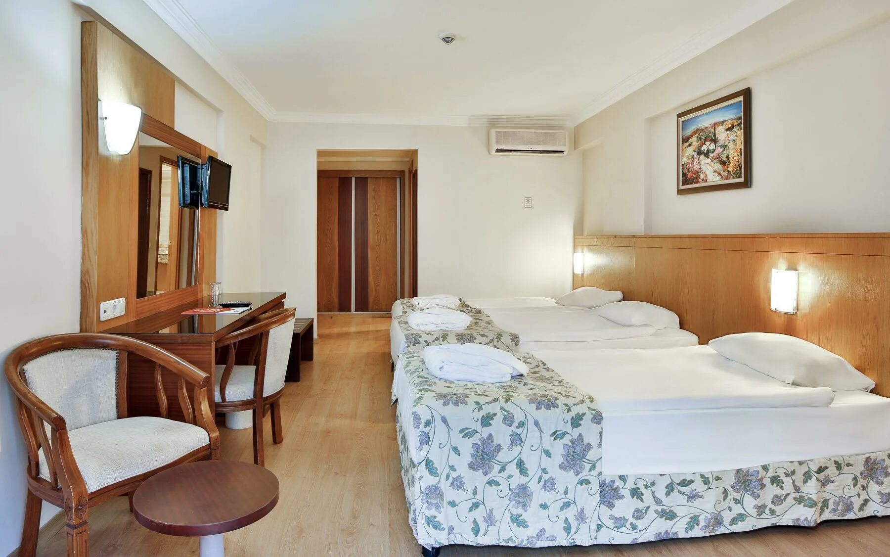 Clover magic seagate hotel 5. Трон Сиагейт Белек. Throne отель Турция. Throne Seagate Belek 5 Турция. Трон Сигейт Белек отель.