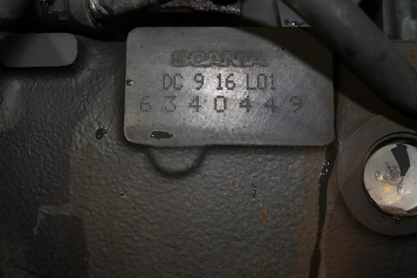 Скания евро 3 номер двигателя. Скания 113 360 номер двигателя. Номер двигателя Скания r420. Скания 460 номер двигателя.
