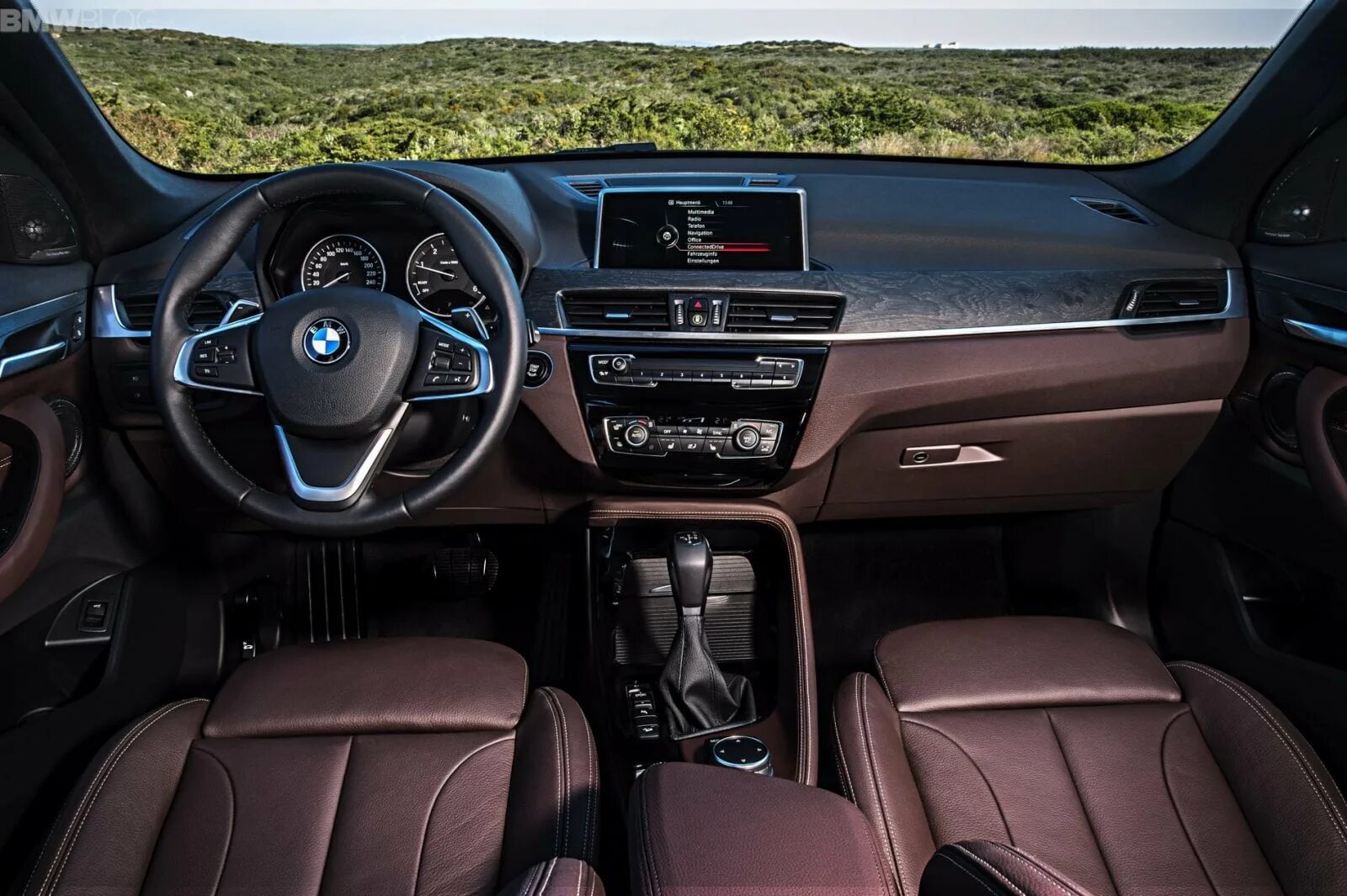 1х лайв. BMW x1 2016 салон. BMW x1 f48 салон. BMW x1 f48 2015. BMW x1 2022 Interior.