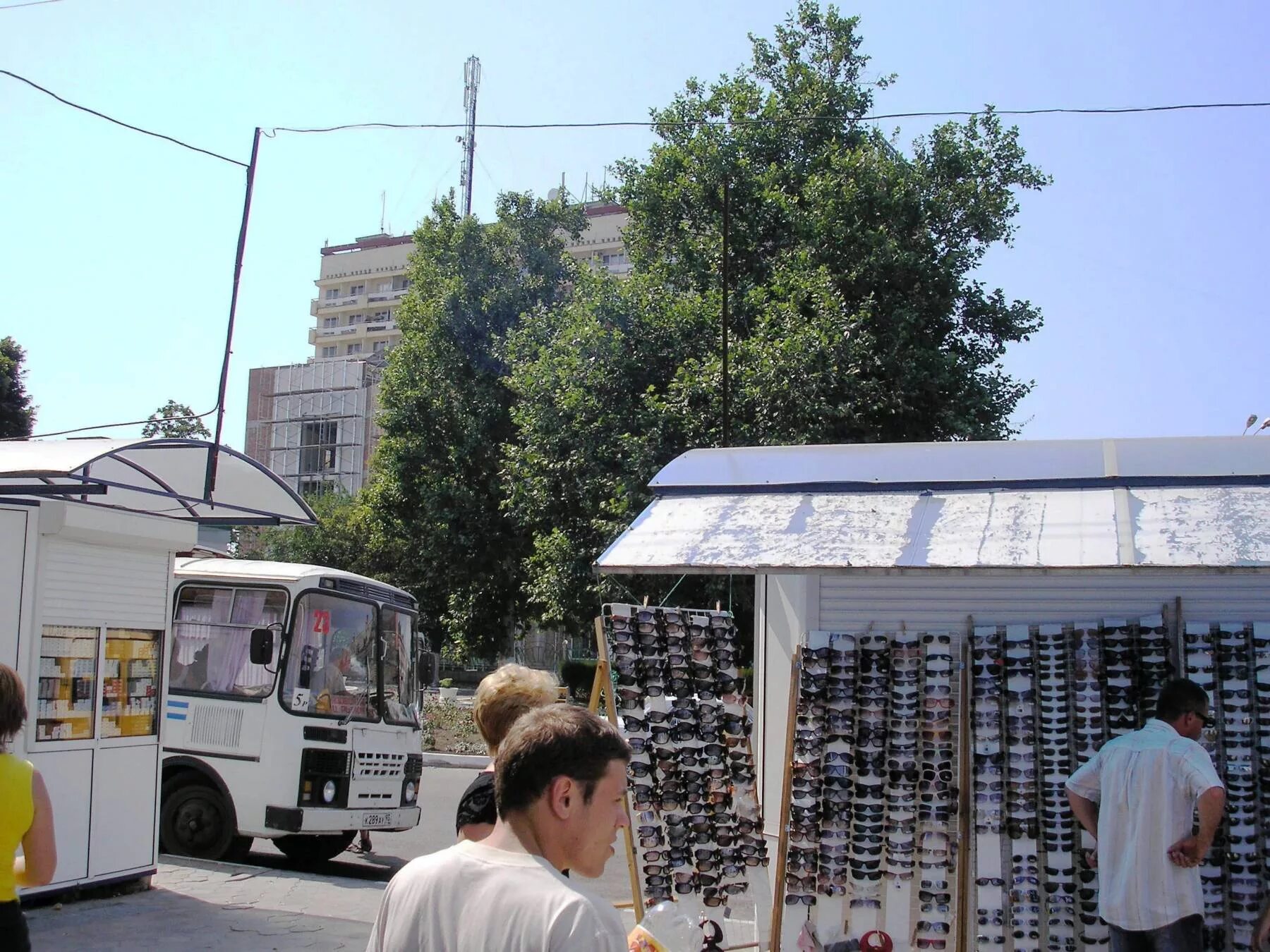 Центральный рынок армавир. Рынок армавире краснодарского края. Центральный рынок, армавир, улица мира, 59/1. Армавирский рынок, армавир, улица мира, 63. Армавирский рынок центральный.