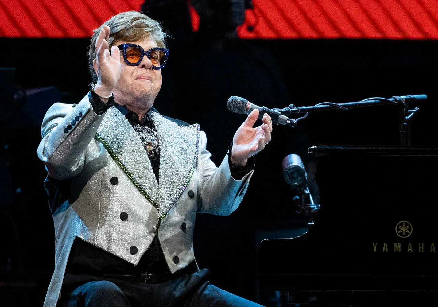 Элтон джон. Elton john 2022. Elton john - the one. Элтон джон фото 2022. Элтон джон сейчас.