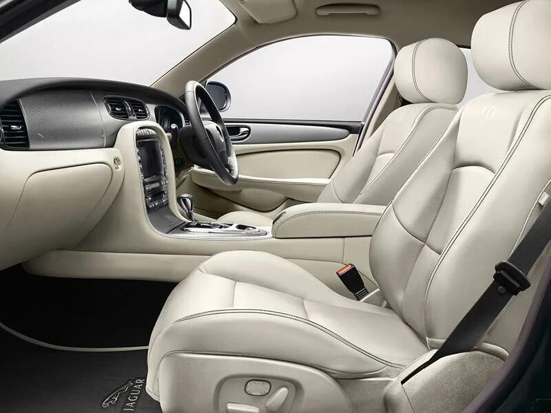 Bmw f01 individual interior. Внутри машины спереди. Сиденья машины спереди. Volvo s90 excellence. Внутри машины спереди.