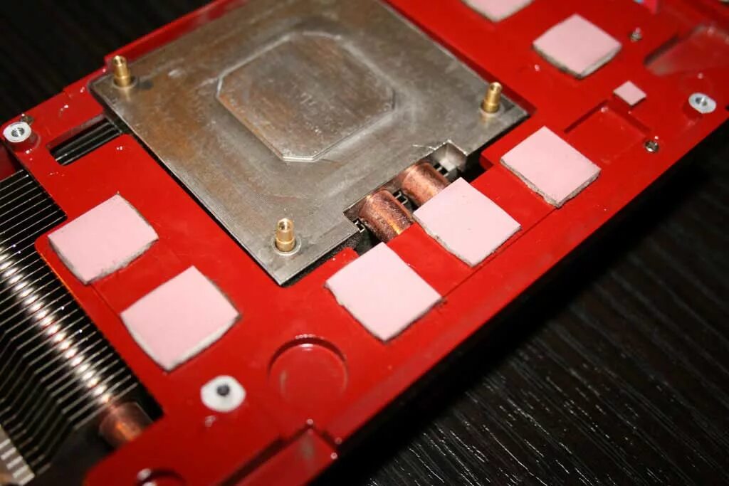 Какие термопрокладки видеокарта. Термопрокладки для видеокарты 120x20x3mm. прокладки на видеокарте. прокладка для видеочипа. потекшие термопрокладки.