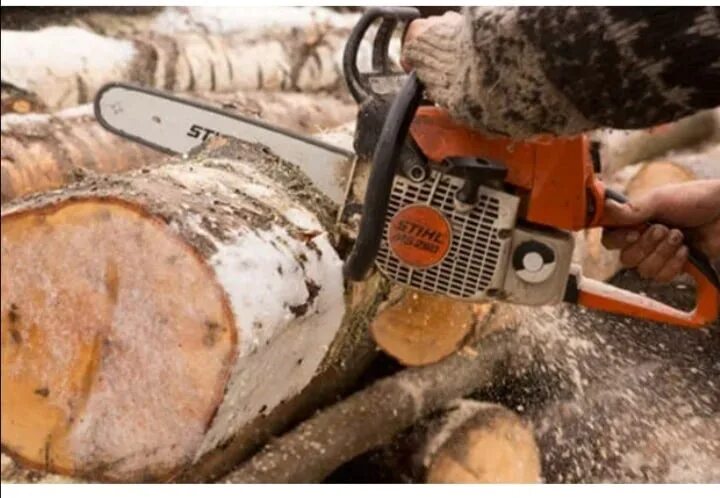 Бензопила. Паз вдоль бревна бензопилой. Минипилорама logosol. Распиловка бревна бензопилой на дрова. Пилим 1.