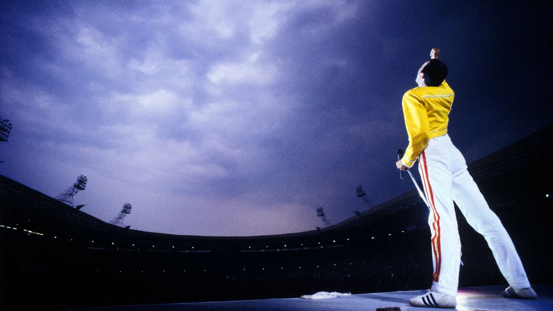 Queen Уэмбли. Wembley Stadium Queen 1986. Freddie Mercury. Queen Live at Wembley 1986. Квин стадион уэмбли