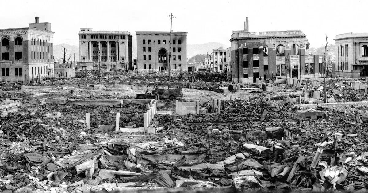 Разрушения от ядерного взрыва. Хиросима и Нагасаки до 1945. Бомбардировка Нагасаки.