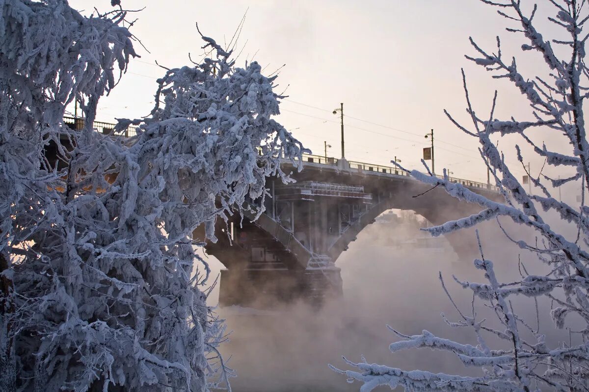 Сильный мороз в городе. Морозная зима в городе. Иркутск зима. Иркутск зимой. Мороз в городе.