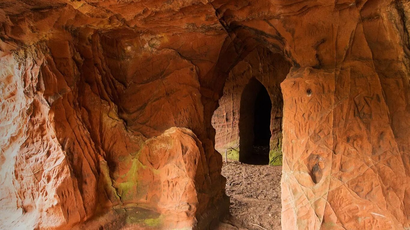 Пещера в песчанике. Обои пещера. Gorham’s Cave. Mother natures cave