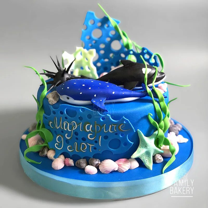 Сиреневый торт. Декор торта в голубых тонах. Торт синего цвета. Торт голубого цвета для девочки. Синяя глазурь для торта.