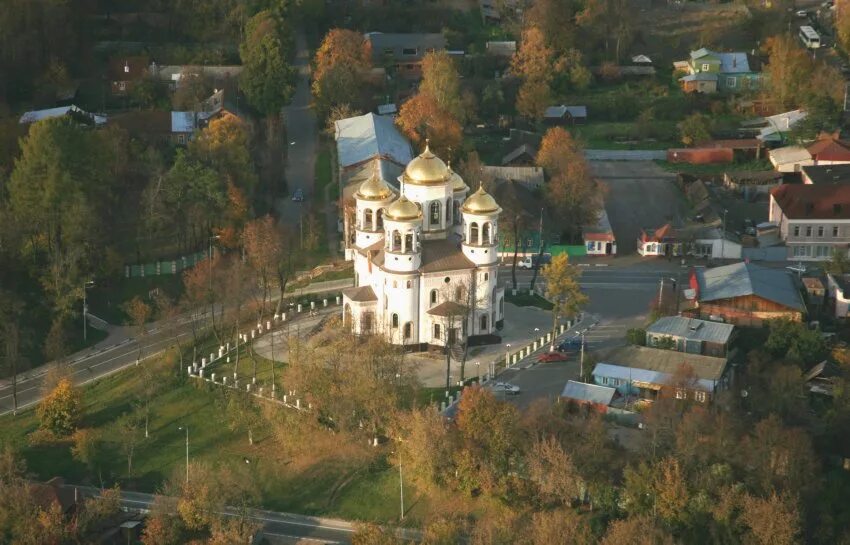 Вознесенский храм Звенигород. Вознесенский храм Звенигород. Сверху. Звенигород Соборный храм Вознесения.