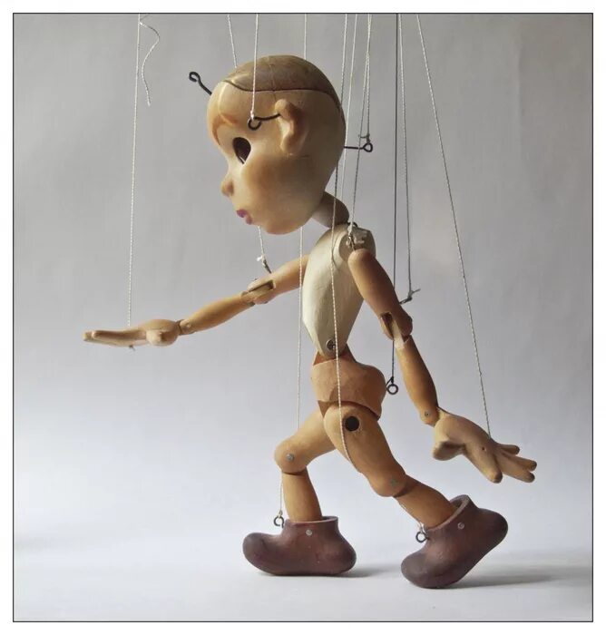 Кукла на ниточках. Кукла марионетка. Марионетка клоун 25 см. Кукла на веревочках. Куклы-марионетки puppet marionette.