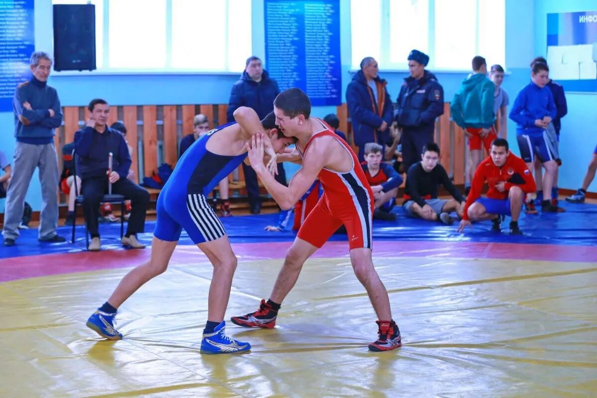 Абакан греко римская борьба соревнования. Борьба дом. Соревнования по греко-римской борьбе в абакане. Борьба дом. Абакан греко римская борьба соревнования.