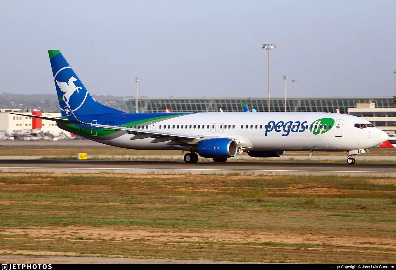 Ак икар. Embraer 190 икар. боинг 777 пегас флай. pegas fly икар. ikar авиакомпания 737.