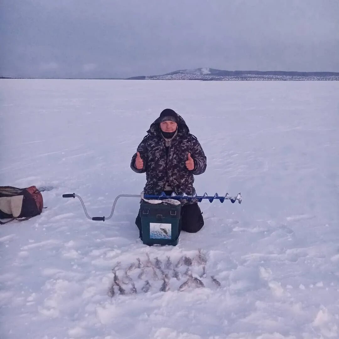Зимняя рыбалка на братском водохранилище. Зимняя рыбалка братское вдхр. Рыбинское водохранилище зимняя рыбалка. Зимняя рыбалка братск. Уровень братского вдхр.