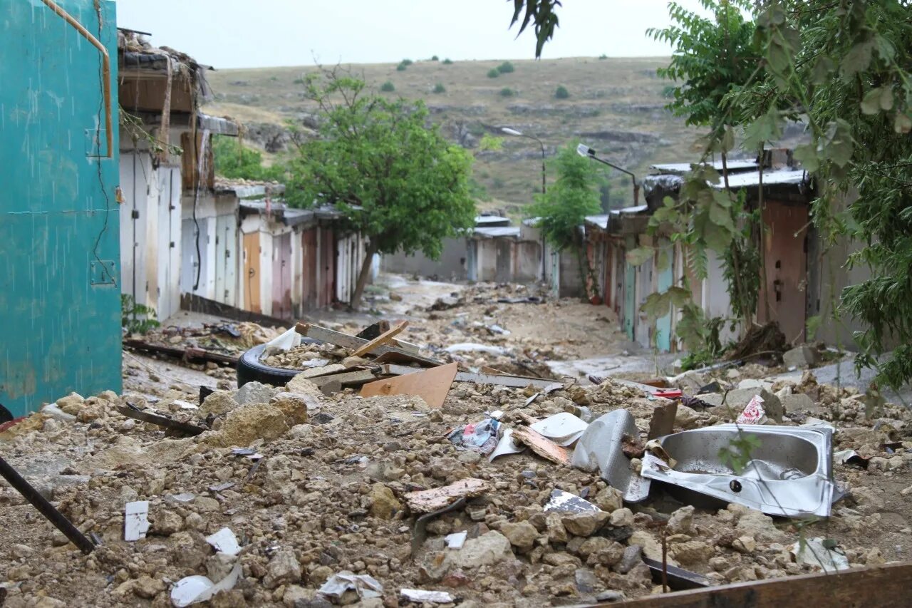 Землетрясение в севастополе. Крым разруха. Наводнение в Севастополе. Наводнение разруха. Ливень в Севастополе.
