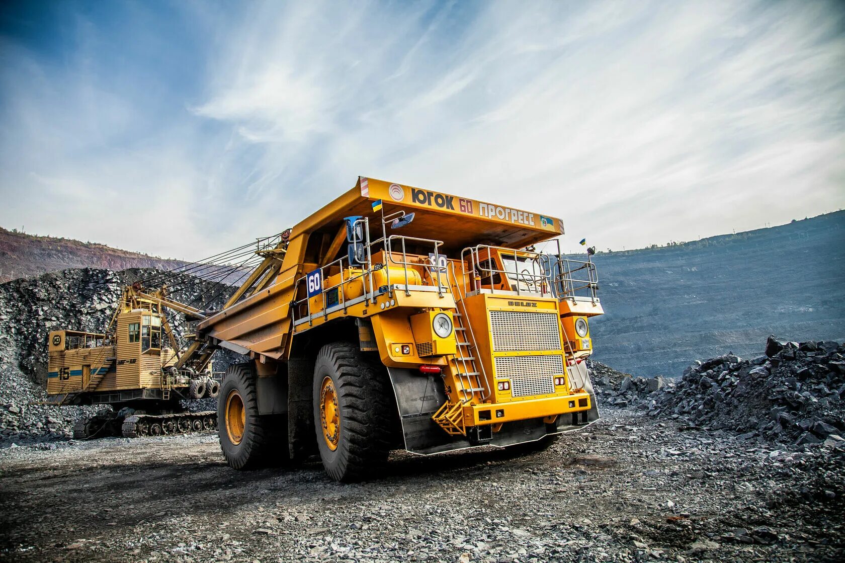 Бизнес по добыче руды. Карьер эрдэнэт. Добыча полезнхископаемых. Штат аризона добыча меди. Стойленский гок шахта.