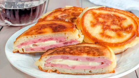 Оладьи с колбасой сыром и зеленью