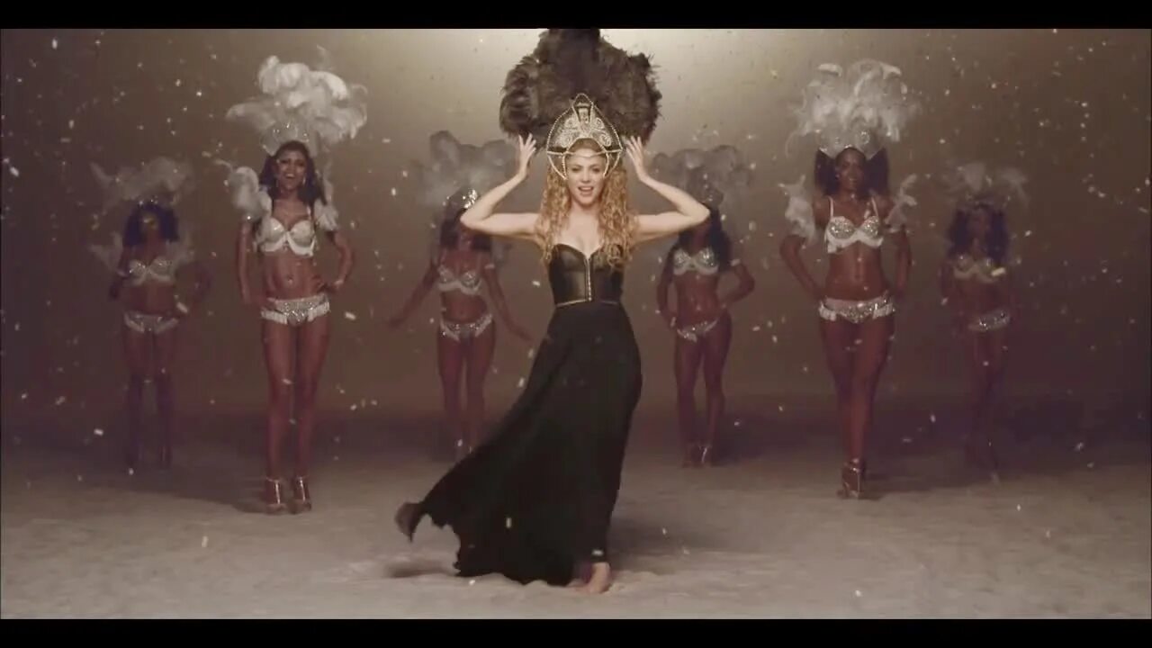 Shakira - la la la (Brazil 2014) ft. Carlinhos Brown. Клип Шакиры ла ла ла.