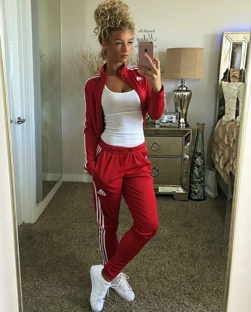 Костюм под спортивный. Костюм под спортивный