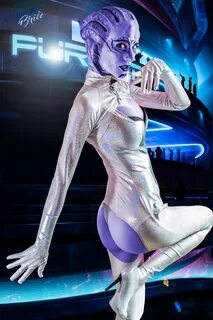 asari_dancer_by_amberbrite-dant0n1.jpg - mass effect cosplay, Mass Effect к...