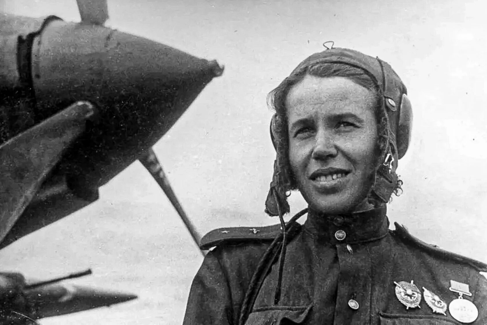 Женщина летчица герой советского союза