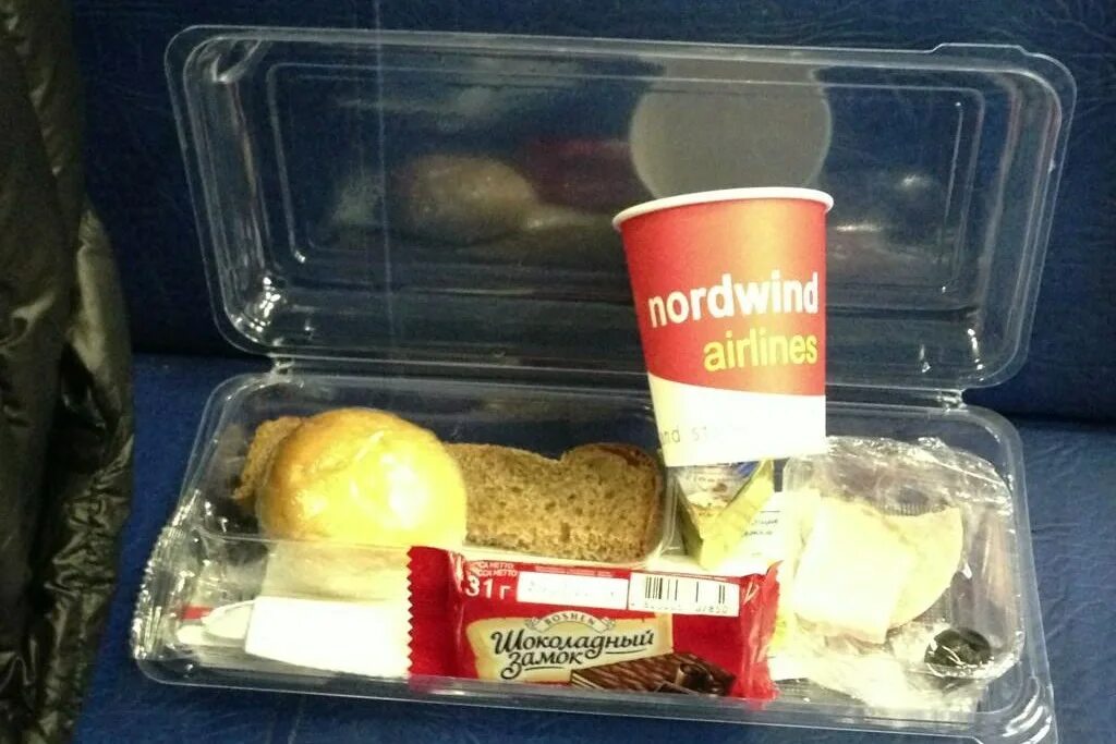 Еду норд. Nordwind питание на борту. Сэндвич Норд Винд. Nordwind Airlines питание на борту. Питание Норд Винд сэндвич.