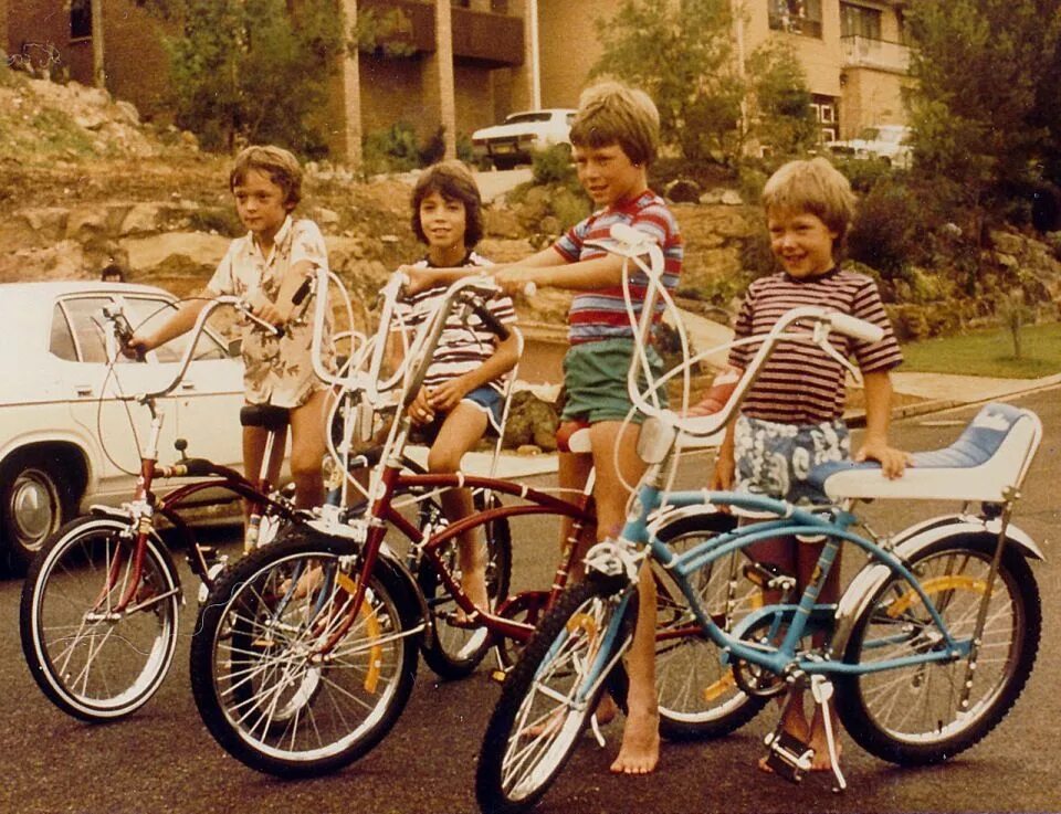 Американские дети. Американские дети на велосипеде 60-е. Дети 60х США. Дети 1960 годы США. Get on the bike