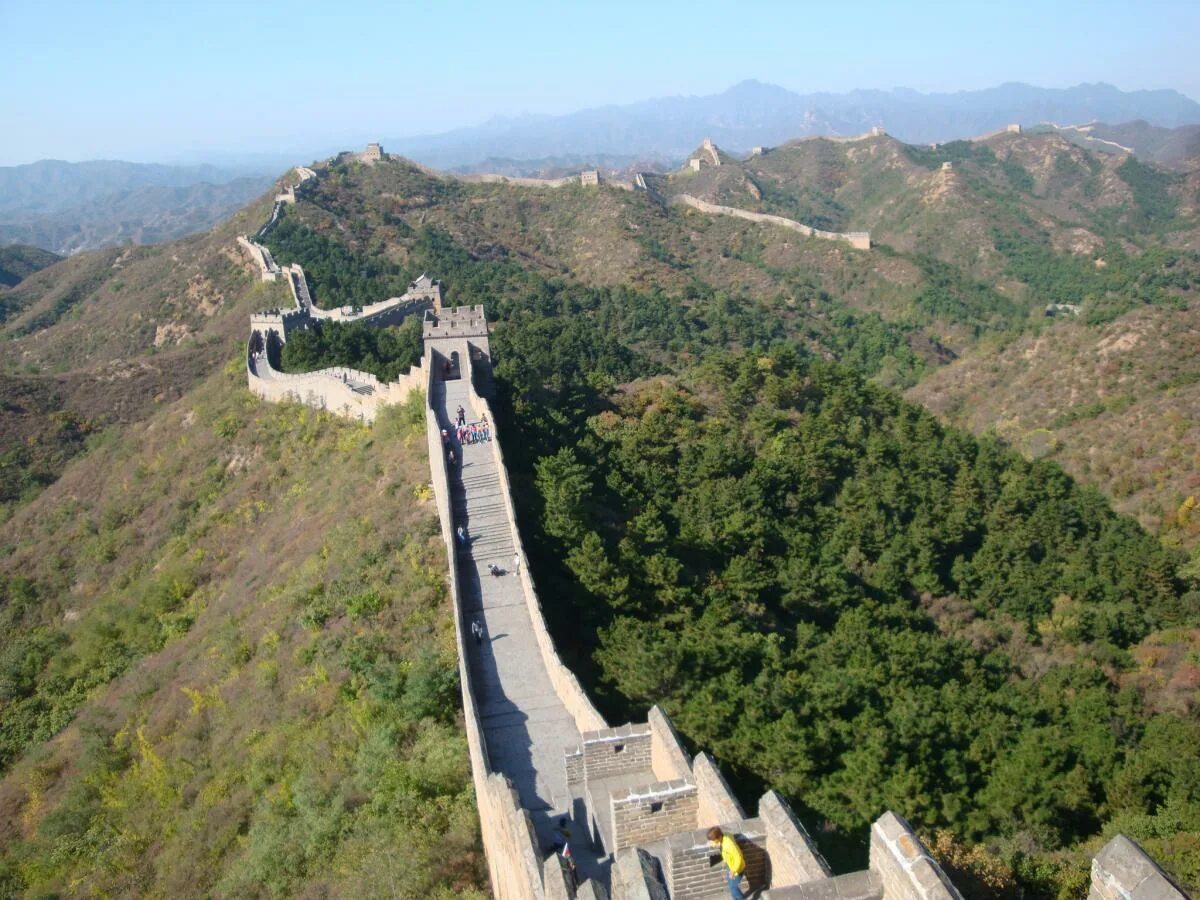 Китай великая китайская стена. Великая китайская стена (китай) со спутника. Великая китайская стена со спутника. Великую китайскую стену видно с луны. Великую китайскую стену видно с луны.