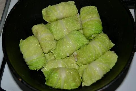 Голубцы из свежей капусты классический в сковороде