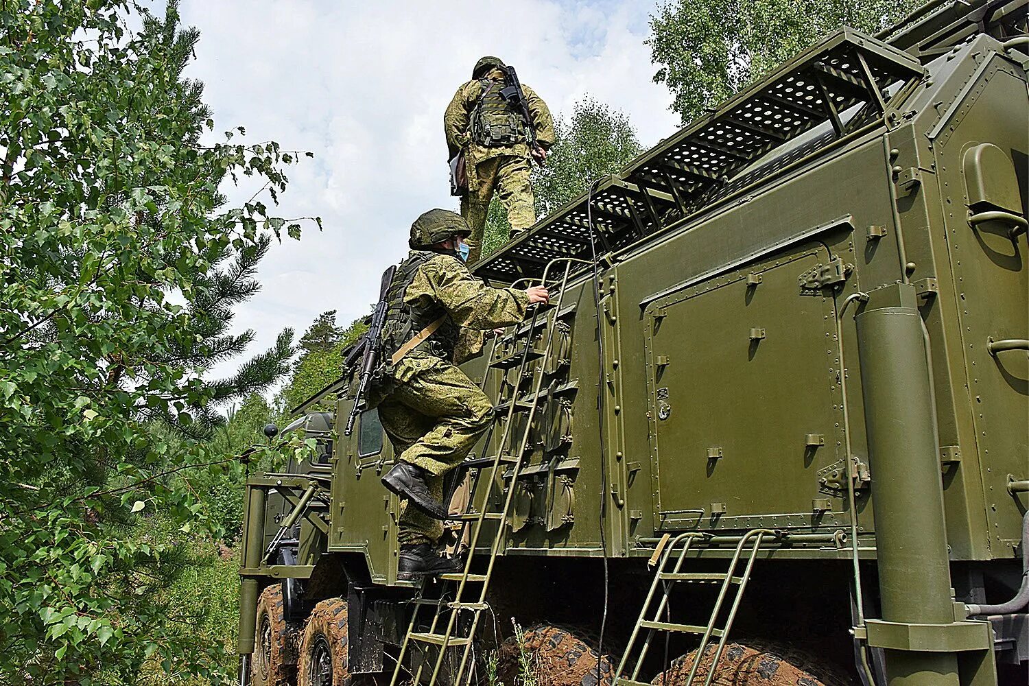 Радиоэлектронная борьба. Служба РЭБ ЦВО. РЭБ Москва 1. Комплекс тирада-2с. РЭБ 41157.