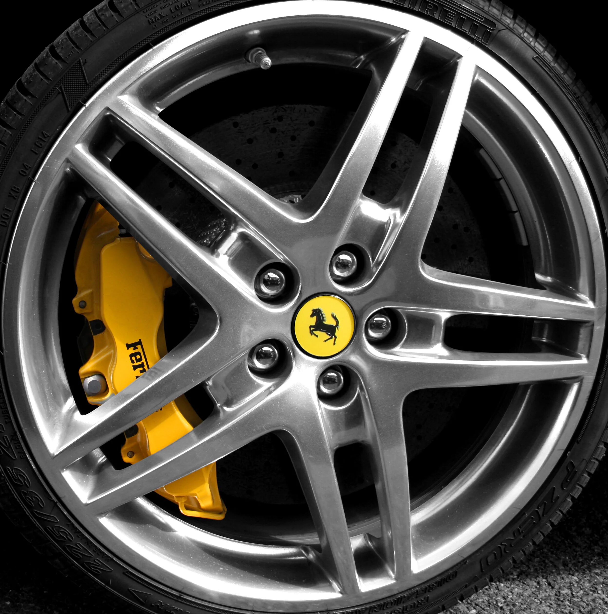 Колеса от феррари. Ferrari wheels. Ferrari portofino. Феррари на рабочий стол. Ferrari 458 sport.