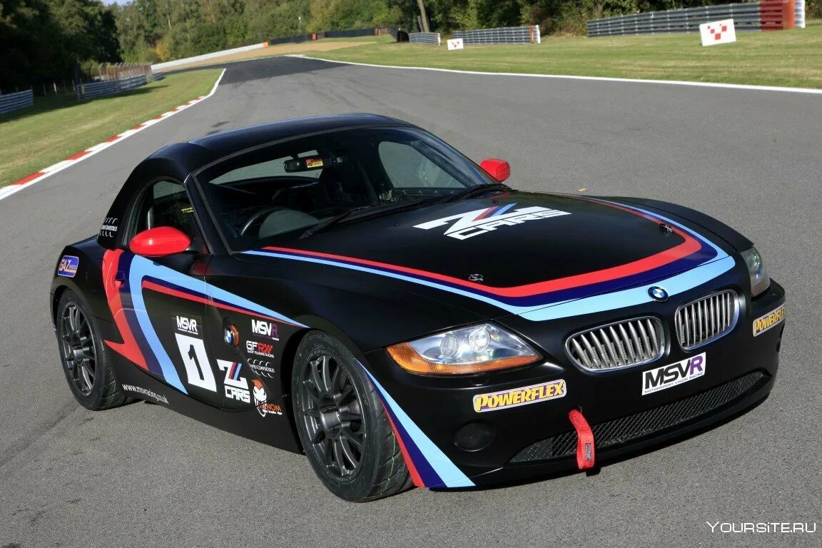 BMW z4 гоночная. BMW z4 винил. Aston Martin dbrs9 gt3. БМВ z4 полиция.