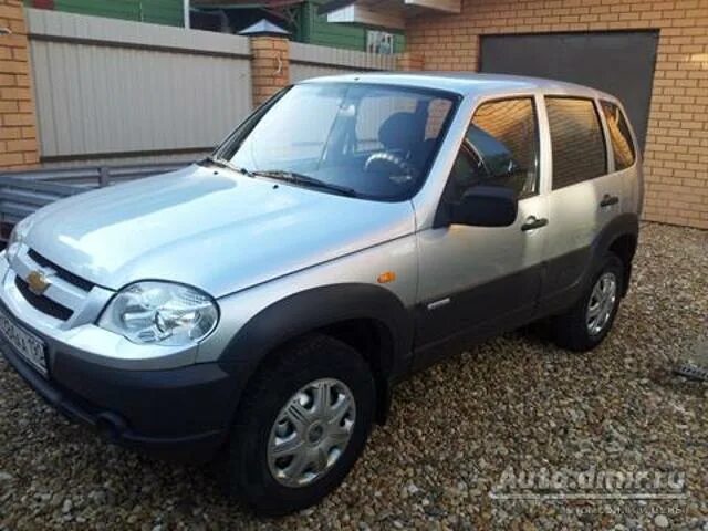 Купить вологодской области шевроле. Chevrolet Niva 2009. Нива Шевроле без ковров. Нива Шевроле н 852 рк59. Фотография дешевого старого Нива Шевроле.