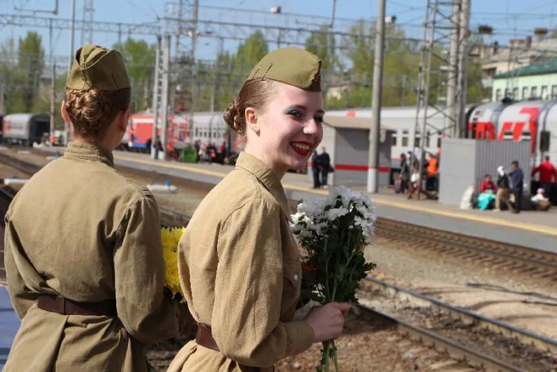 Поезд победы саратов. Поезд Победы 1945. Ретро поезд победа. Поезд 9 мая. Ретро поезд 1941.