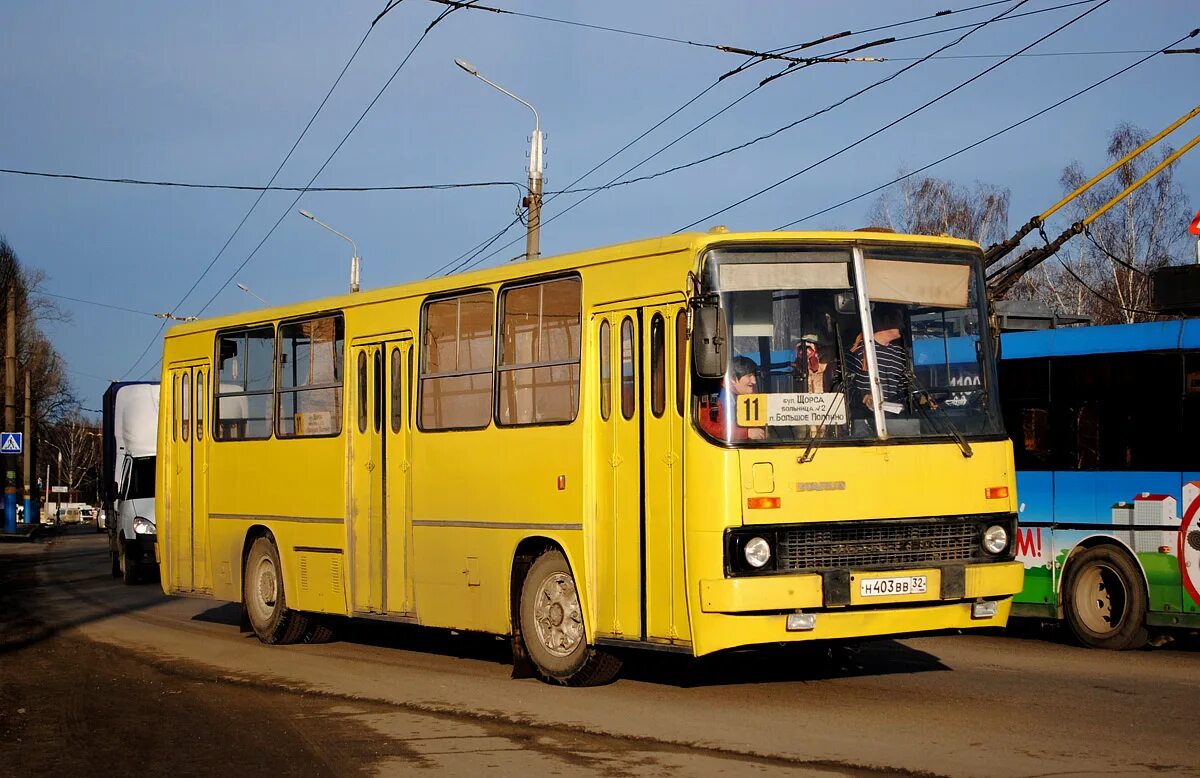 Автобус 11 брянск маршрут движения. Брянский автобус. маршрут 11 автобуса брянск. автобусный парк брянск бежица. автовокзал брянск бежица.