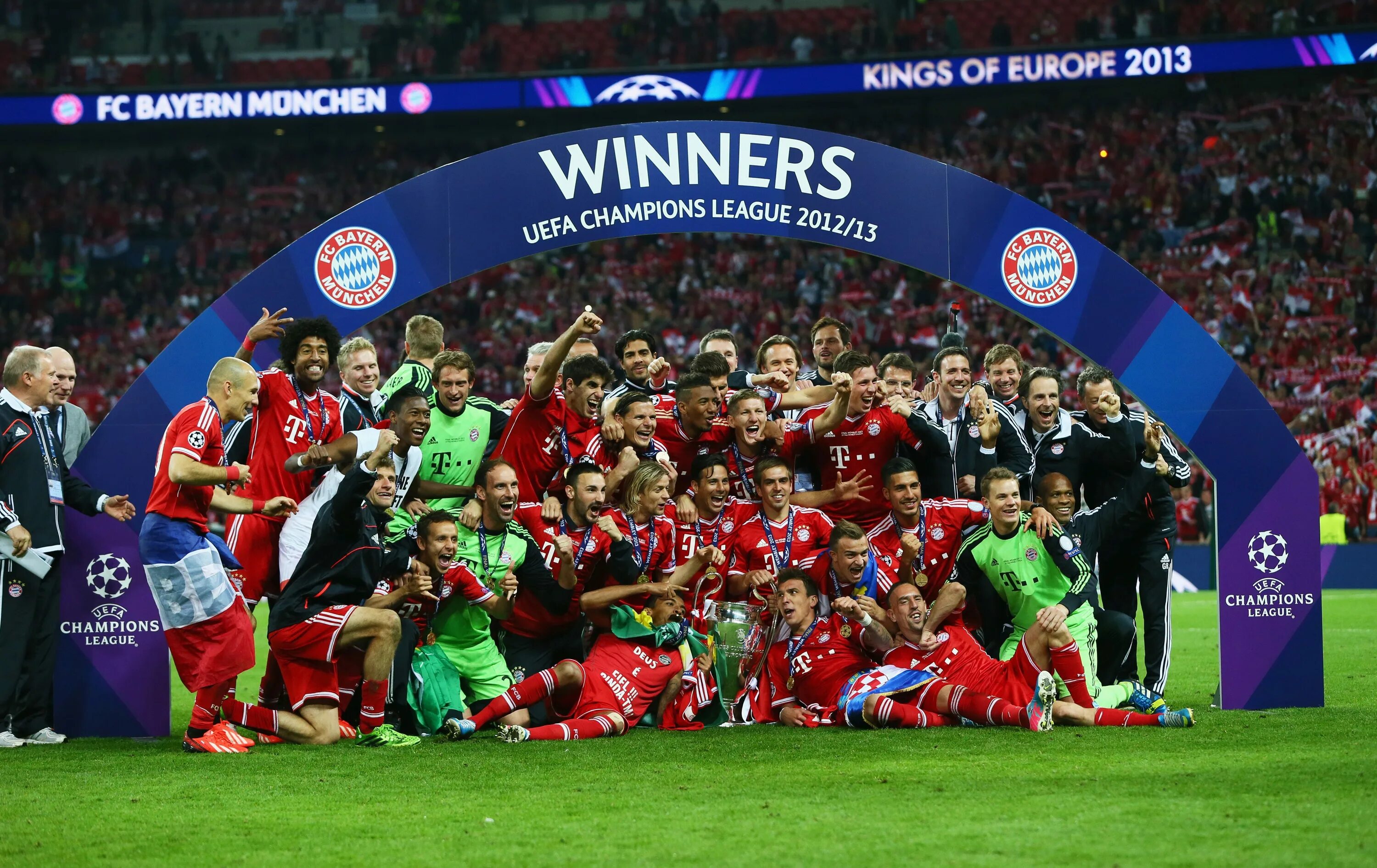 Лига чемпионов уефа время. Бавария Мюнхен 2012/2013. Бавария Мюнхен лига чемпионов. Лига чемпионов УЕФА Бавария. Финал Лиги чемпионов 2013.