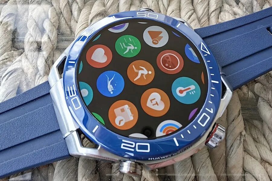 Mil b19 gold ss. Huawei watch Ultimate дайвинг. Voyage Blue Huawei watch Ultimate. Смарт-часы Huawei watch Ultimate Titanium Strap. Huawei watch Ultimate фото.