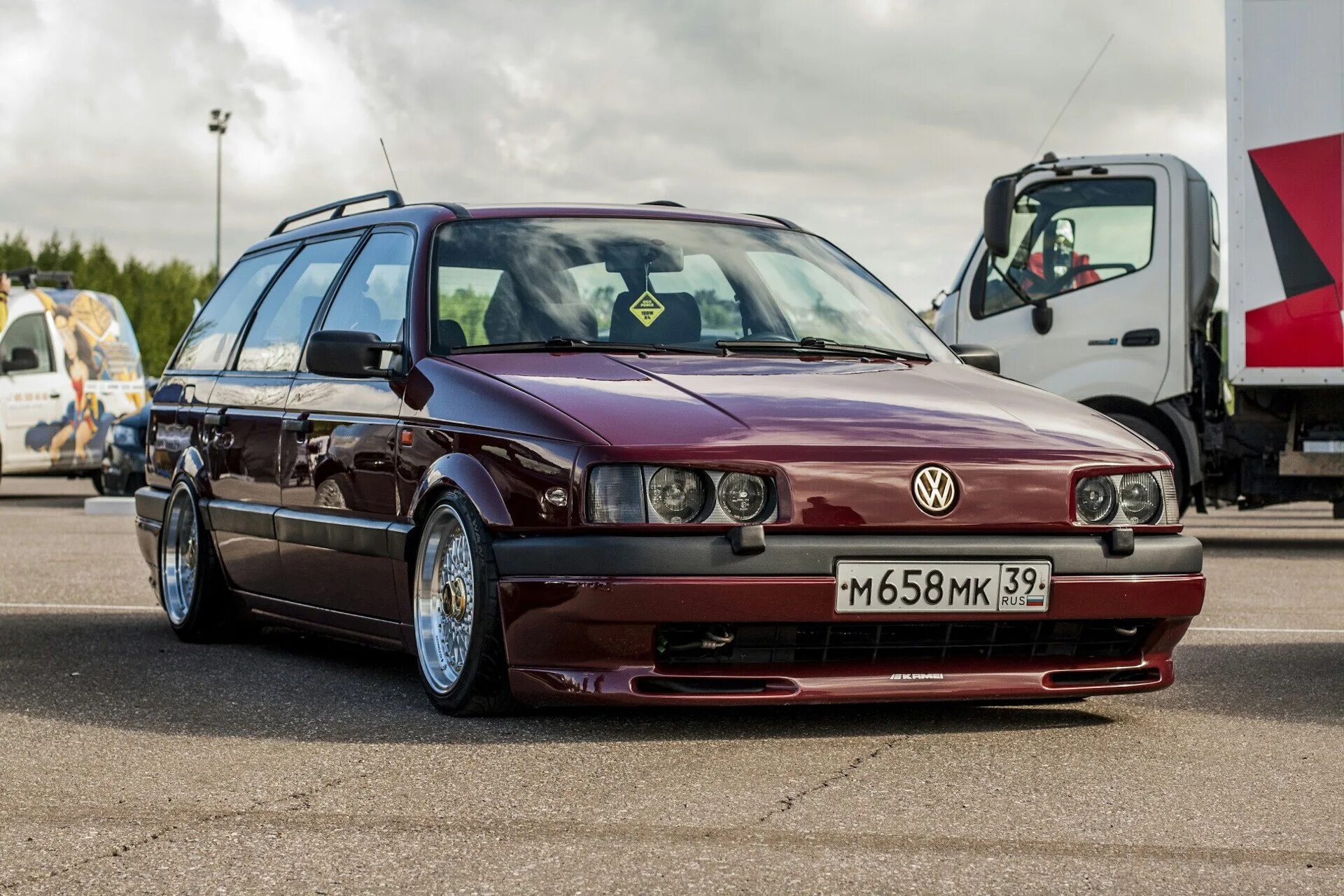 Модель пассат б3. Фольксваген пассат б3 универсал. volkswagen passat b3 wagon. vw passat b3 stance. volcwagen passat b3 универсал stans.