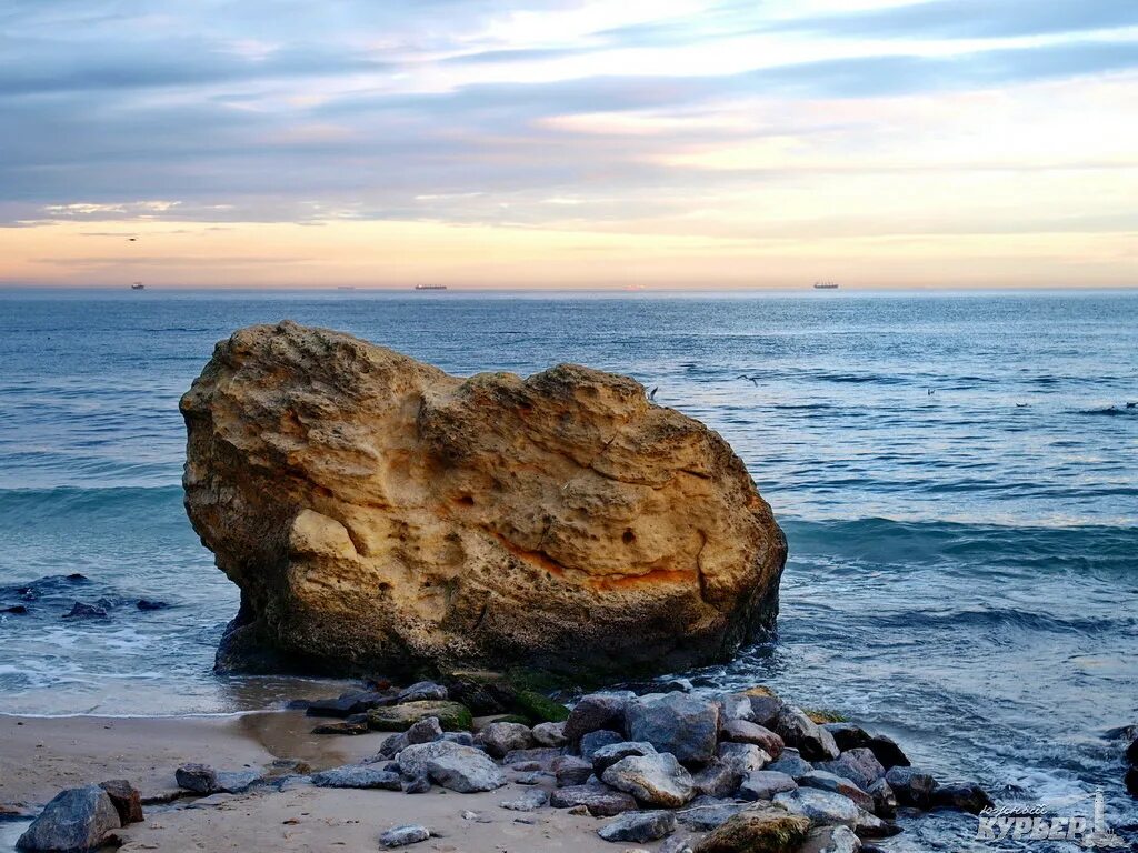 Одесское море. Море в Одессе 2023. Одесса природа. Одесса природа фото. Одесса море фото.