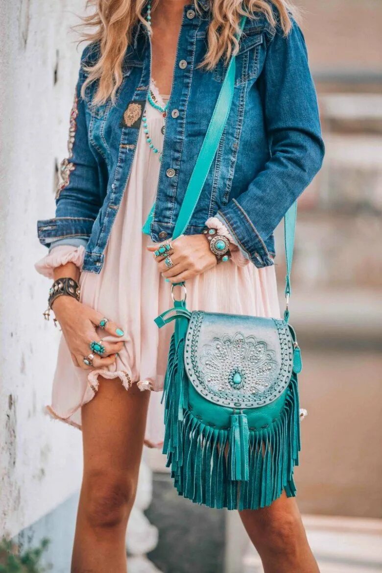 Цветовая палитра бохо стиля. Стиль бохо и бохо шик. Бохо 50+ стиль хиппи. Цвет бохо. Стиль бохо мудборд.